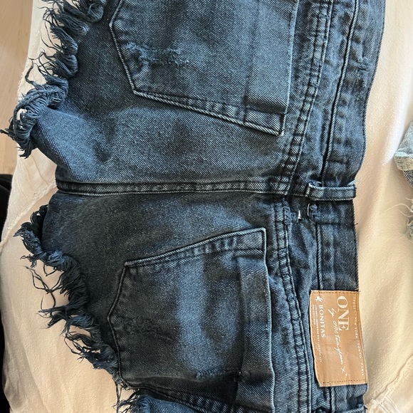 One teaspoon Bonita shorts - size 26 - Picture 2 of 3